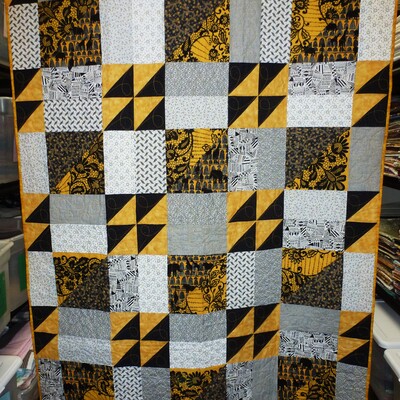 Quilt donated to Hope's Treasure